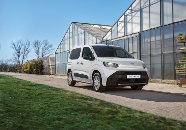 Charging a Proace City Verso Electric 