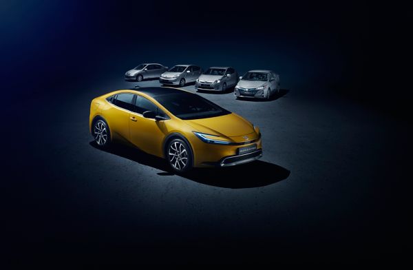 PRIUS_5gen_packshot_2