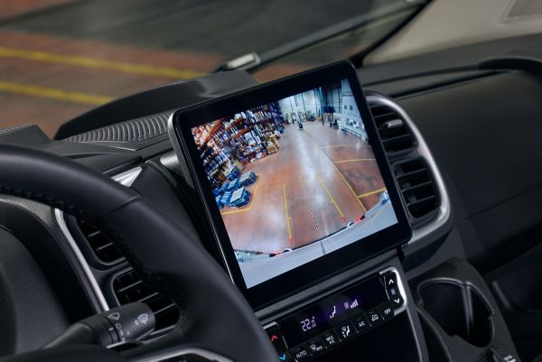 Select reverse and the multimedia screen displays a rear view, for confident manoeuvring 