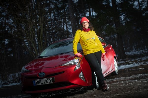 Pia Hytönen ja Toyota Prius