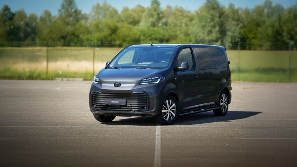 Toyuota Proace met Stealth Pack