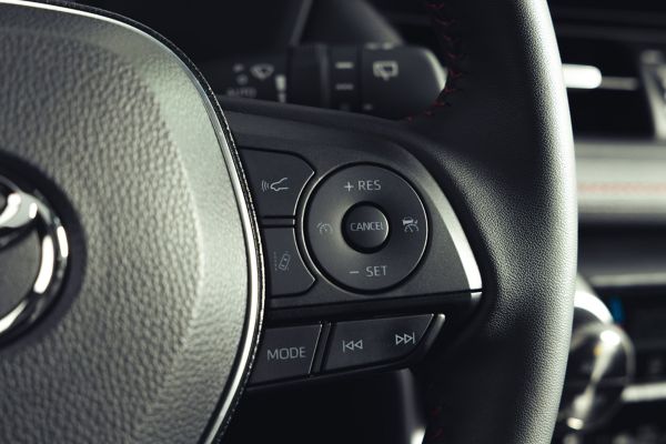 Toyota RAV4 zilvergrijs stuur cruise control