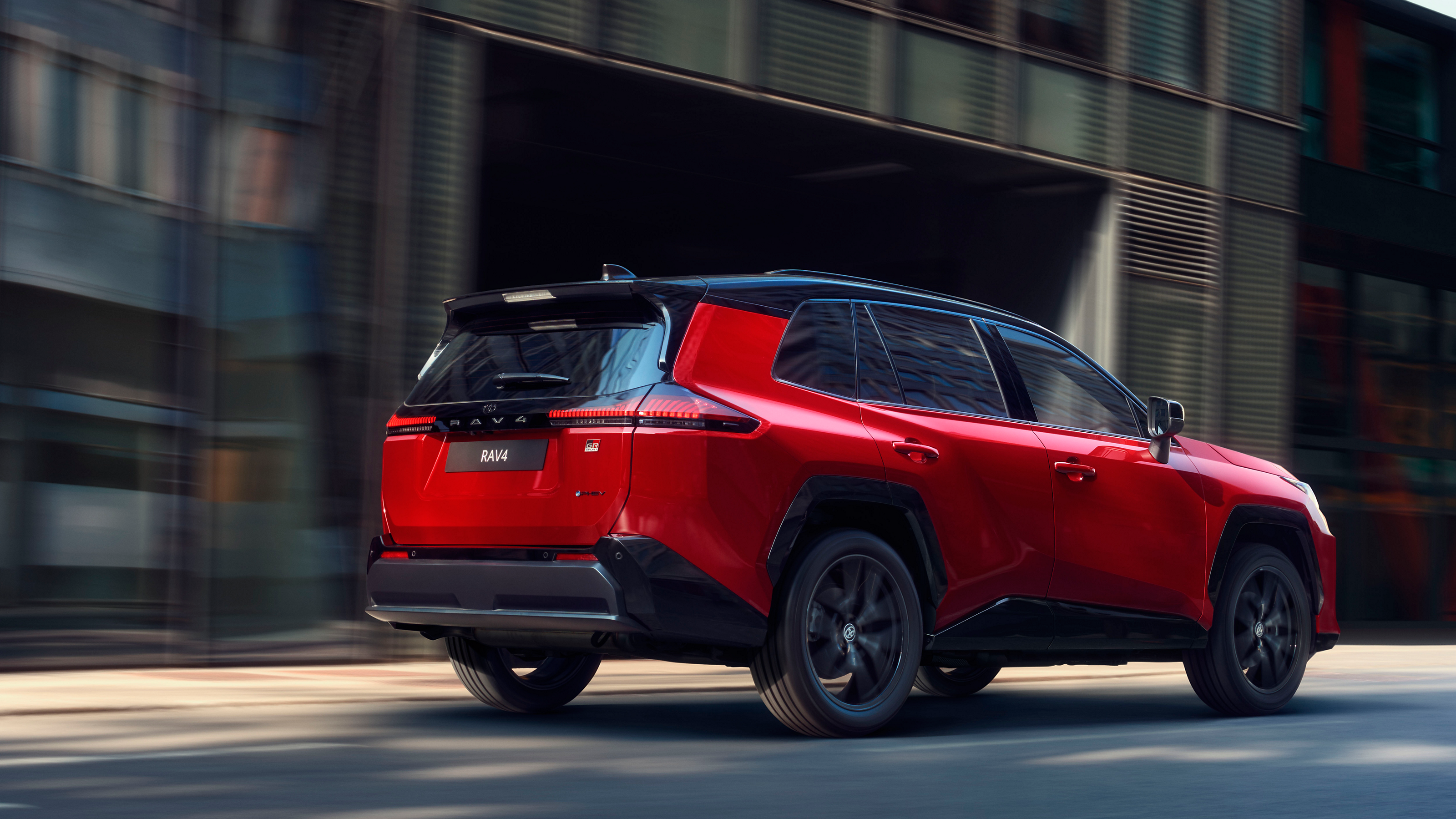 Atraskite Toyota įkraunamuosius hibridinius elektromobilius