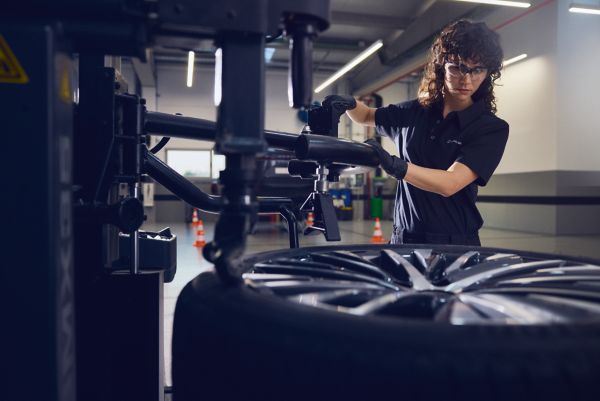 A Lexus mechanic