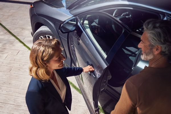 Customer and salesperson discussing