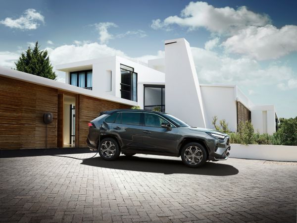 Toyota RAV4 Plug-In Hybrid 2025