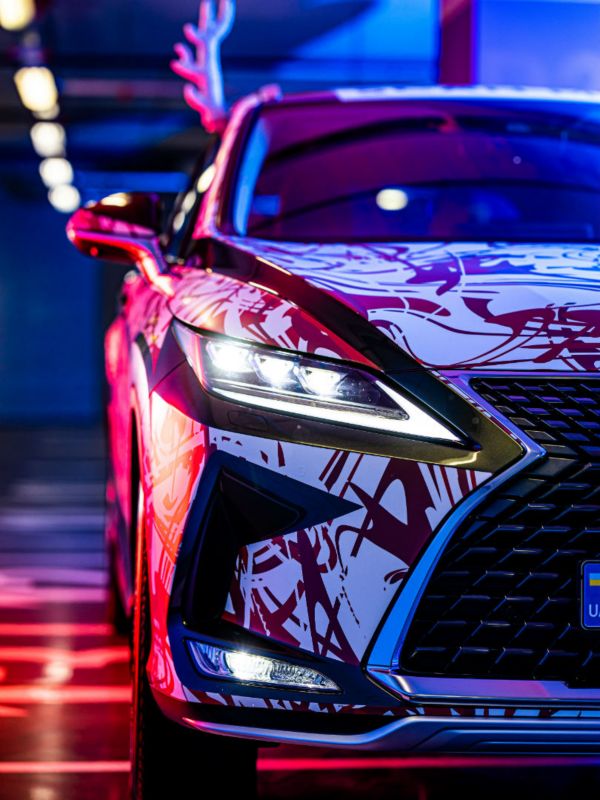 НОВОРІЧНИЙ LEXUS RX