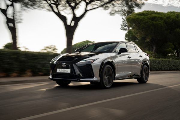 RZ 550e F SPORT 1