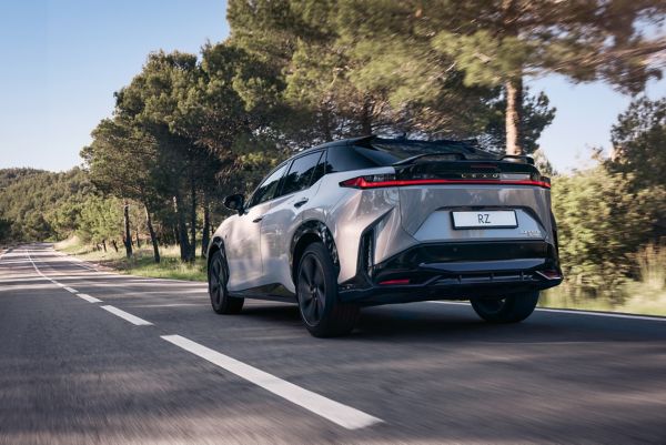 Lexus RZ 550e F SPORT