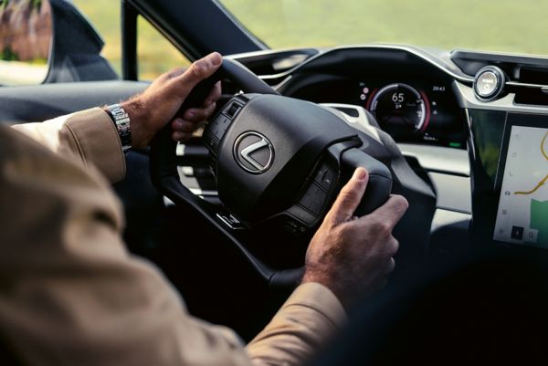 Lexus RZ steer-by-wire -järjestelmä
