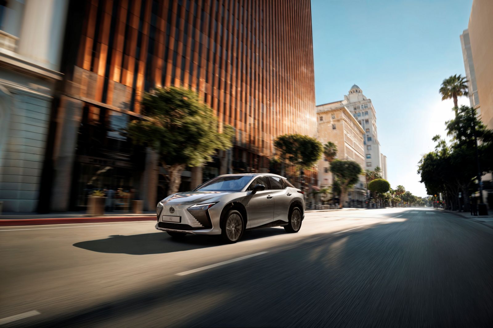 לקסוס RZ חווית נסיעה יוקרתית