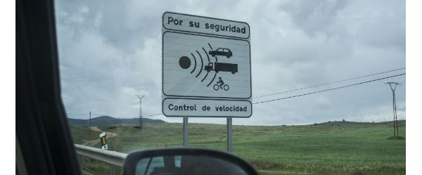 Los radares controlan la velocidad a la que circulamos