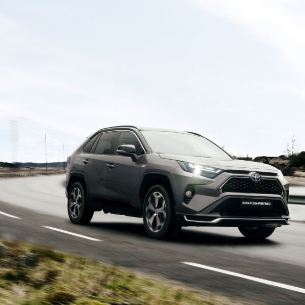 Rav4_Plug-in-1000x1000px