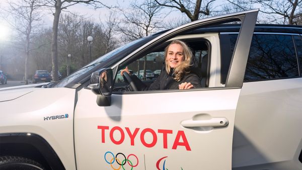 Schaatsster-Irene-Schouten-nieuwe-ambassadeur-Toyota-06