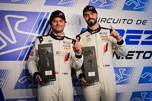 Equipa da Toyota no pódio