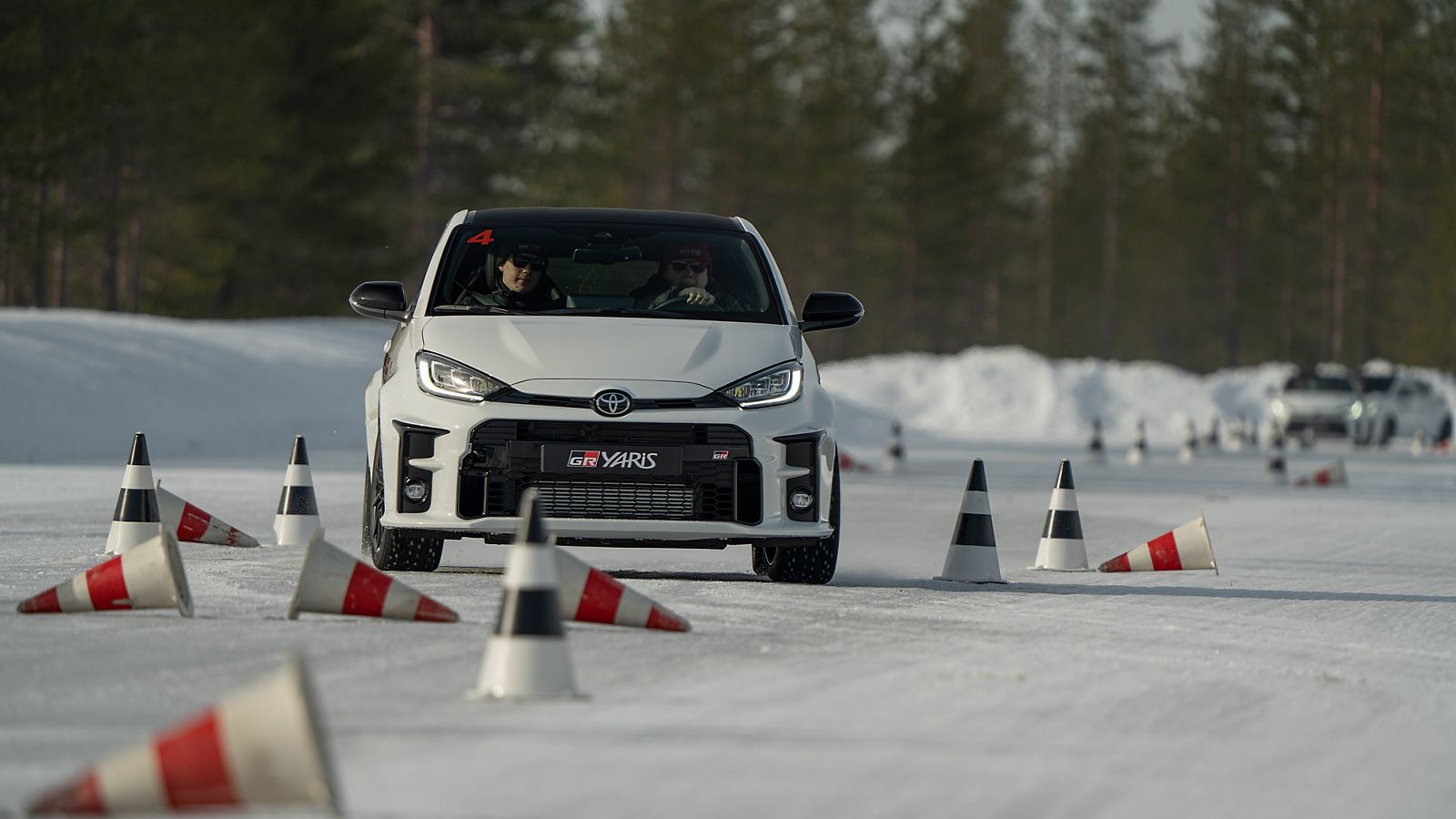 Toyota GR Yaris jääradalla