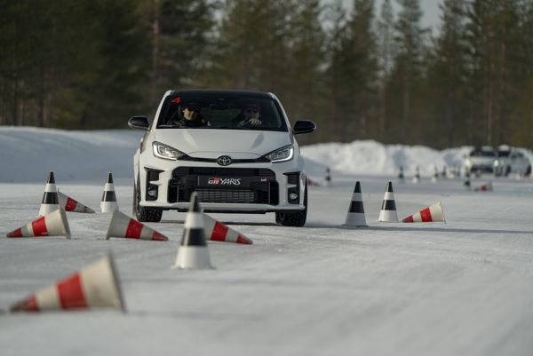 Toyota GR Yaris jääradalla