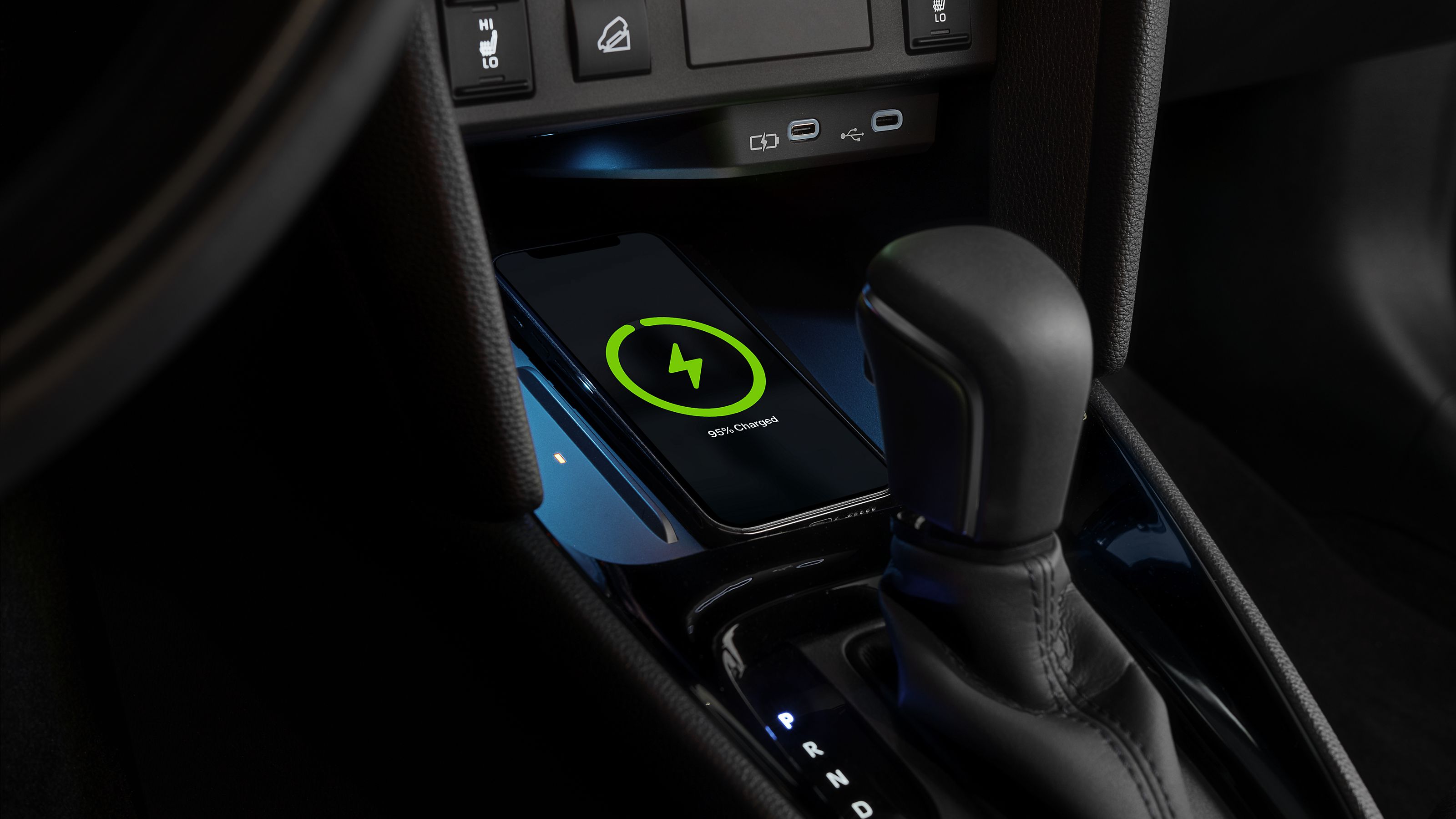 TOYOTA_YARIS_CROSS_INTERIOR_CHARGER_STUDIO_3-3