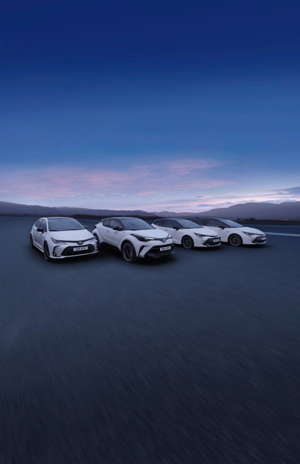 4 бяли автомобила Toyota GR SPORT