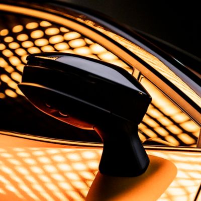 Zaslon telefona prikazuje opcije tarife struje u aplikaciji MyToyota