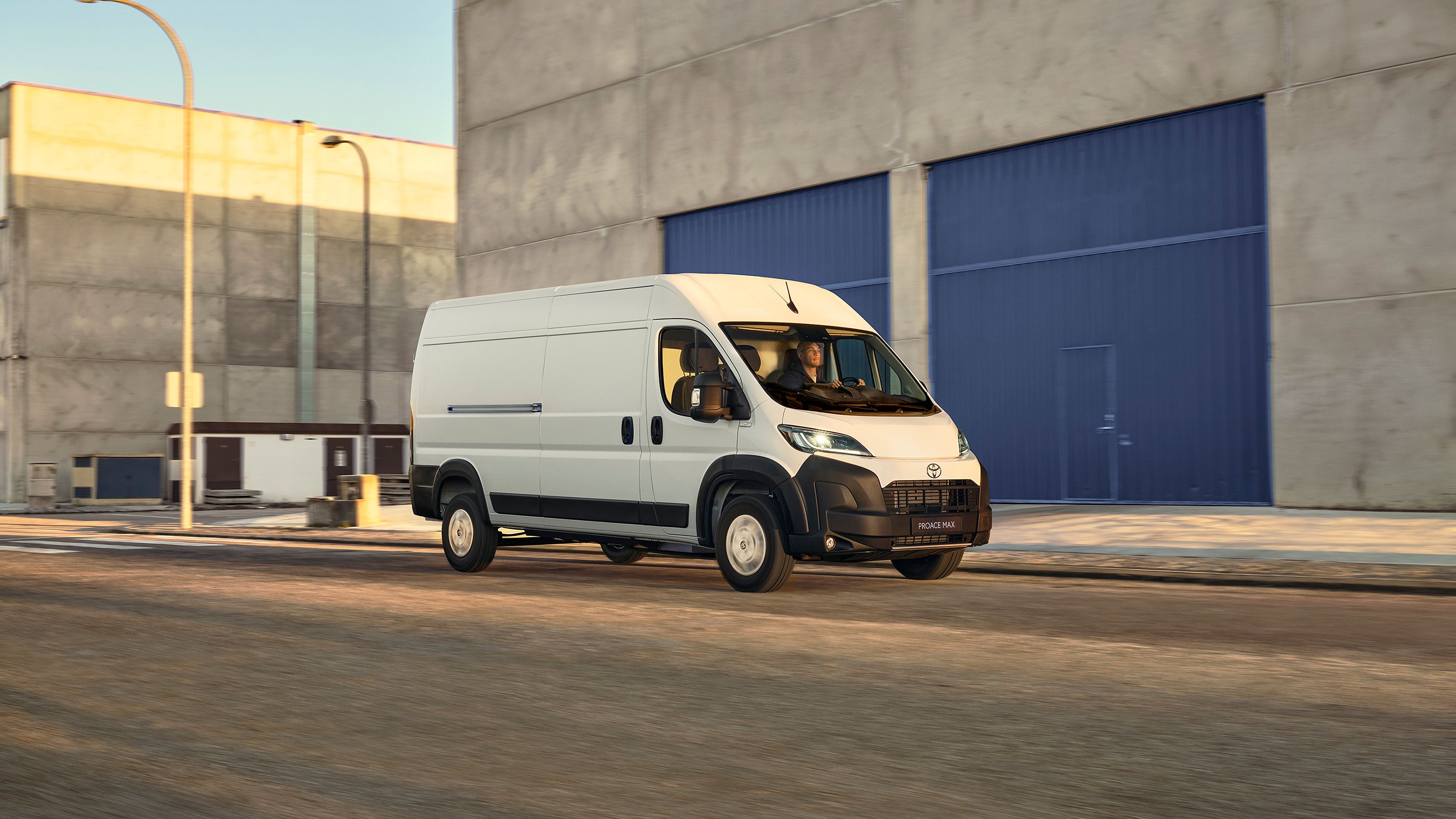 Proace Max pihalla
