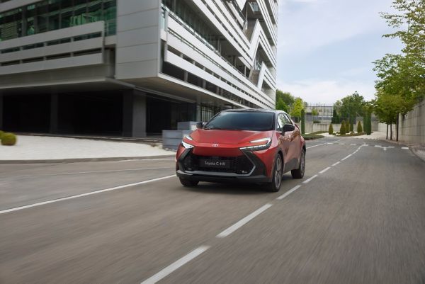 Toyota C-HR városi környezetben