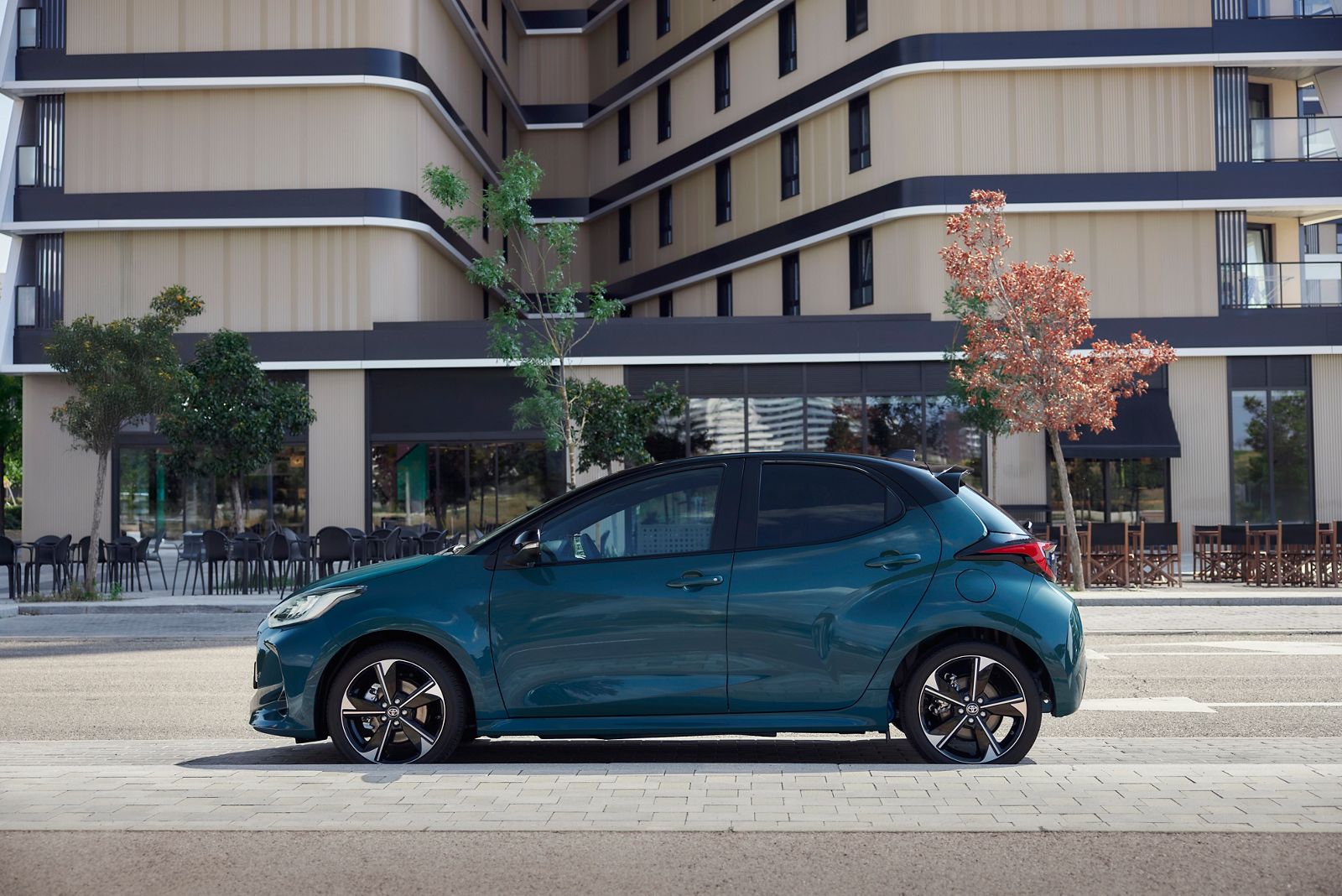 Toyota Yaris vedere din spate