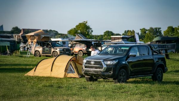 Toyoty Land Cruiser podczas jubileuszowego Toyota Off-Road Festival