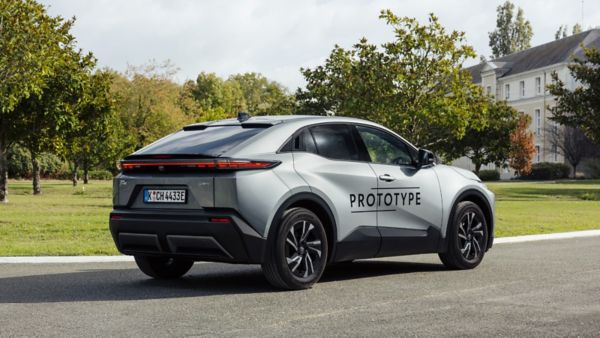 nowa Toyota C-HR+
