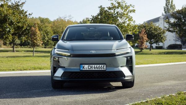 nowa Toyota C-HR+