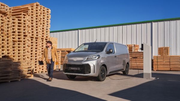 Elektryczne Toyoty PROACE z dotacją „NaszEauto”