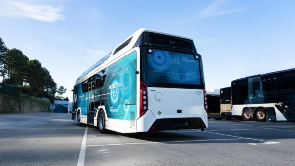 Toyota i Isuzu pracują nad wodorowymi autobusami