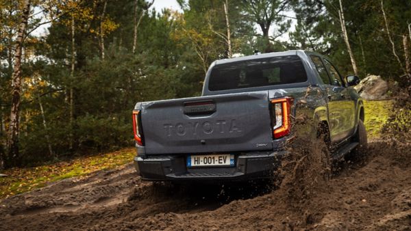 Debiut 9. generacji Toyoty Hilux