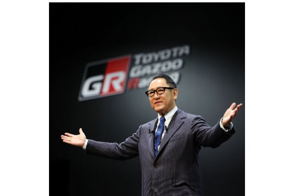 Akio Toyoda wyróżniony nagrodą „Złotej Kierownicy“