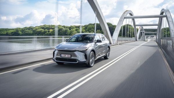 IIHS potwierdza najwyższy poziom bezpieczeństwa samochodów Toyoty