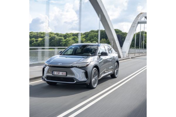 IIHS potwierdza najwyższy poziom bezpieczeństwa samochodów Toyoty