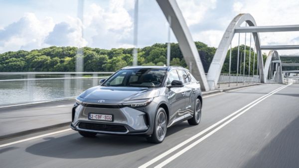 IIHS potwierdza najwyższy poziom bezpieczeństwa samochodów Toyoty