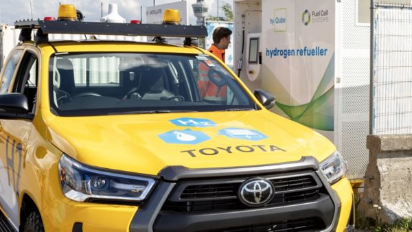 Prototypowa Toyota Hilux z napędem wodorowym