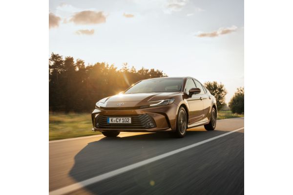 Camry najpopularniejszą hybrydą Toyoty na świecie