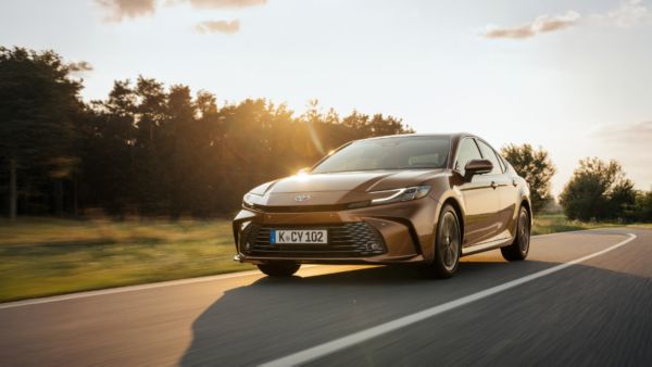 Camry najpopularniejszą hybrydą Toyoty na świecie