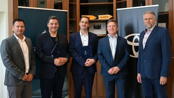 László Richárd, a Toyota Central Europe – Hungary magyarországi országigazgatója, Gyulay Zsolt, a MOB elnöke