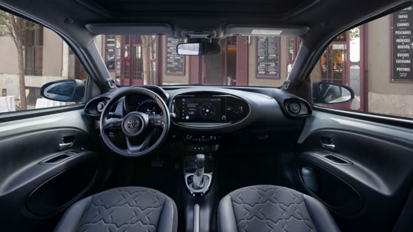 Wnętrze Toyoty Aygo X