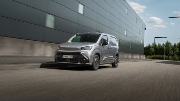 Toyota Professional prowadzi na rynku LCV