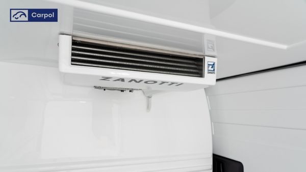 Wnętrze zabudowy izotermicznej w Toyocie PROACE CITY
