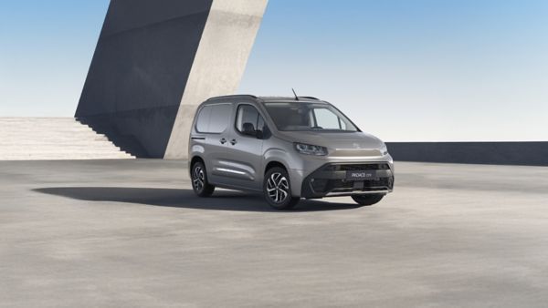 Toyota PROACE CITY z zabudową izotermiczną z atestem PZH