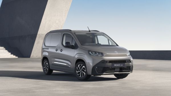 Toyota PROACE CITY z zabudową izotermiczną z atestem PZH