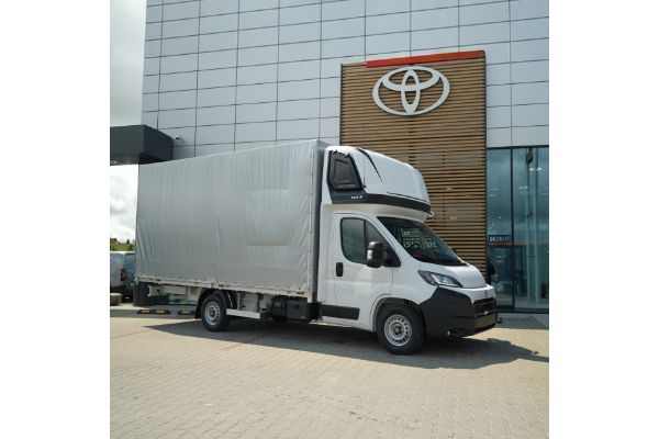 Toyota PROACE MAX z kabiną sypialną