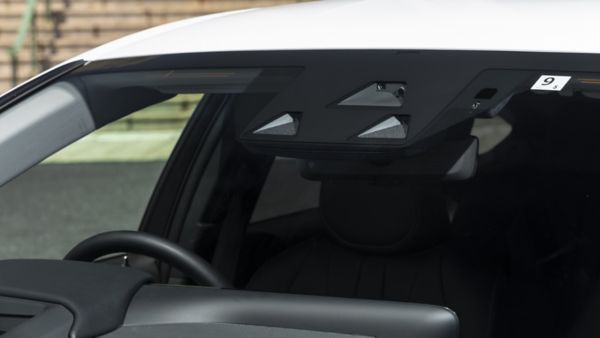Przednia szyba Toyoty Corolla z kierownicą po prawej stronie