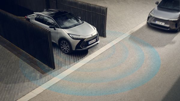 Toyota Safety Sense w standardzie każdego auta