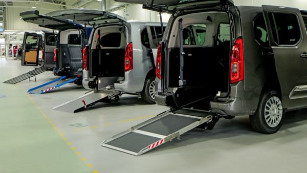 Toyoty z rodziny PROACE przystosowane do przewozu osób niepełnosprawnych